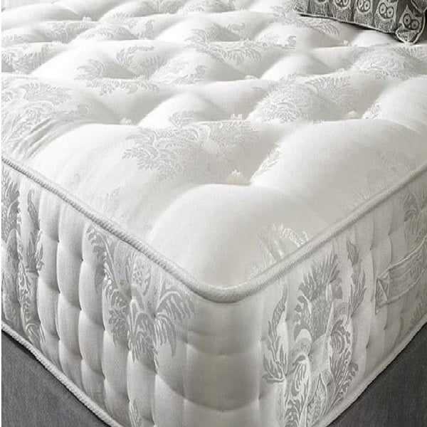 Luxurious Support: 1500 Pocket Sprung Memory Foam Mattress.