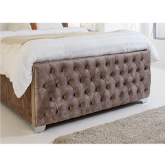 Graceful Elegance: Isla Wingback.