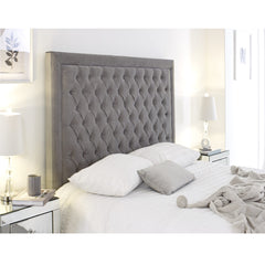 Opulent Comfort: Alure Chesterfield.