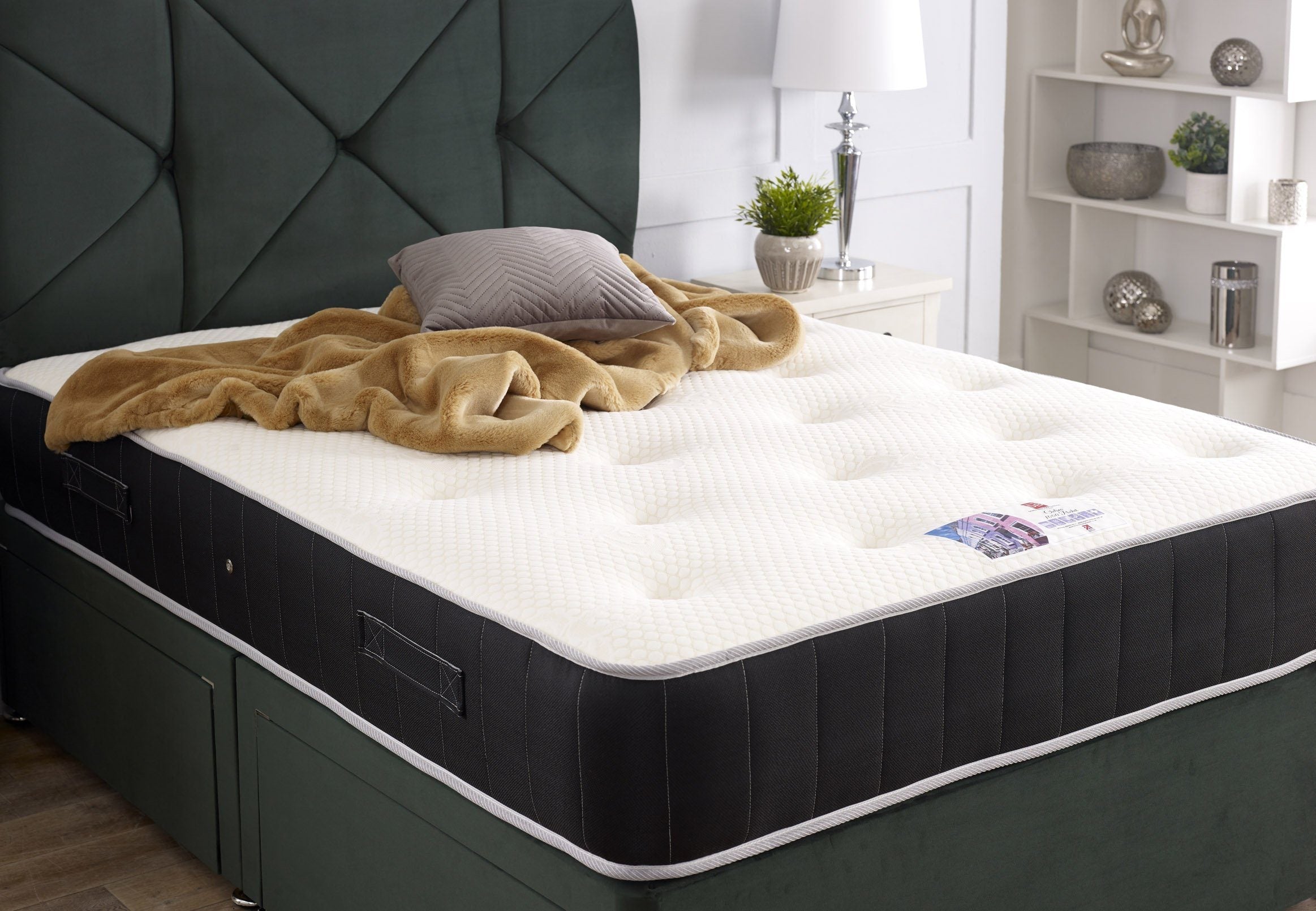 Bed Innovation Chelsea 1000 Pocket Sprung Memory Foam Divan Bed Set.